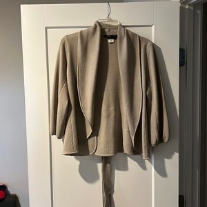 BCBG Beige sweater size Medium excellent condition